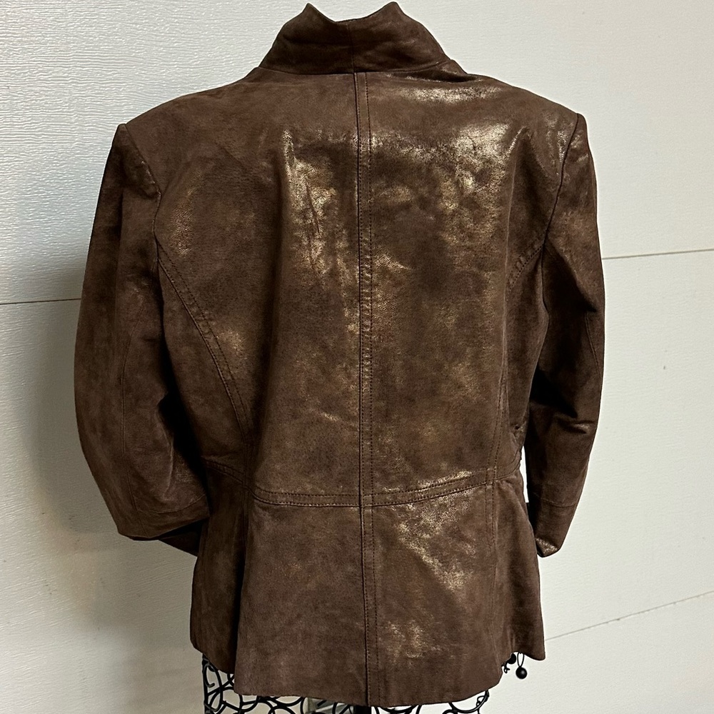 Bernardo Brown Ladies Leather Jacket Gold Metallic W| Pockets Jacket Size M EUC - Picture 3 of 13